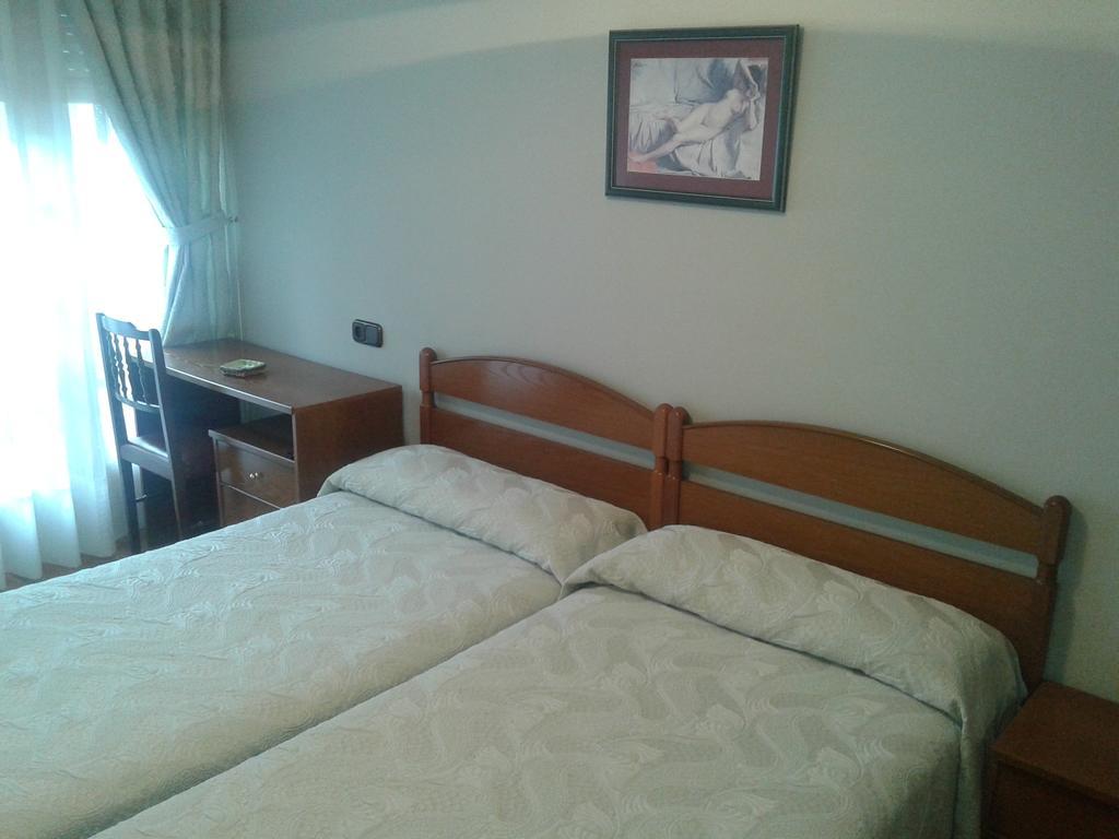 Hostal Les Bedules Осеха-де-Сахамбре Экстерьер фото