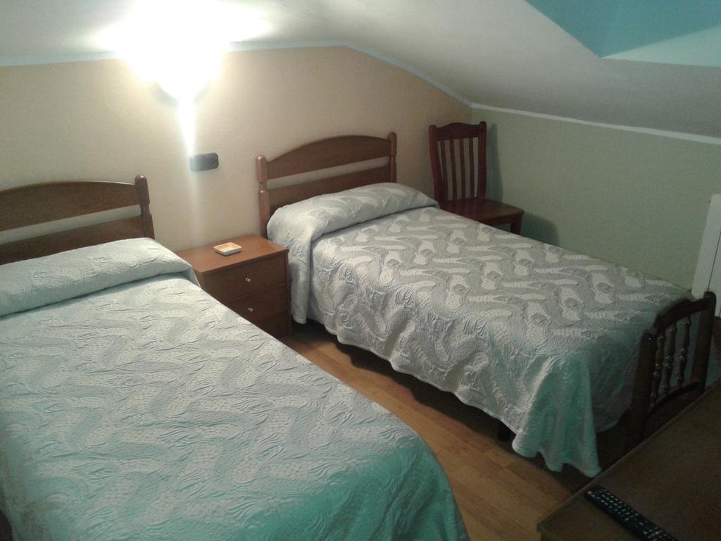 Hostal Les Bedules Осеха-де-Сахамбре Номер фото